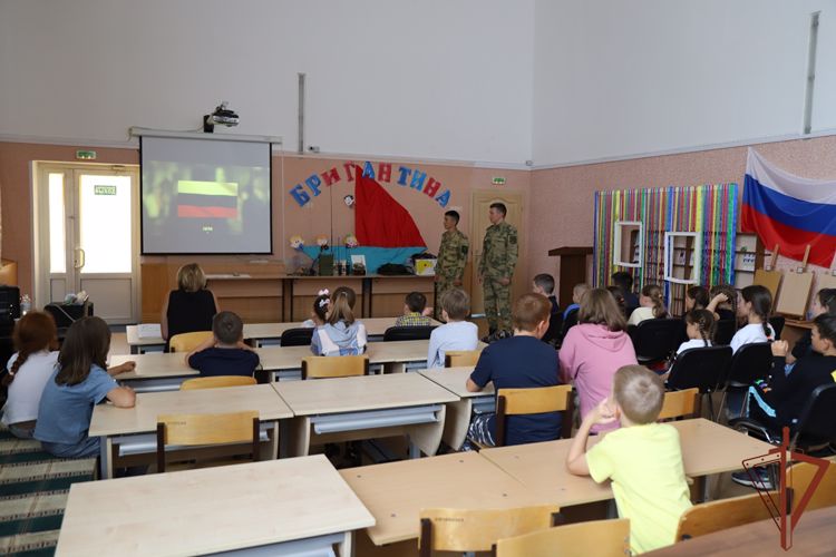 Росгвардия провела цикл патриотических мероприятий для воспитанников детских социальных центров Югры