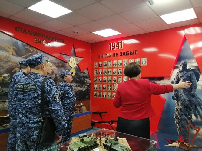 В Уральском округе Росгвардии состоялись памятные мероприятия, посвящённые 79-й годовщине победы Красной Армии в Курской битве 