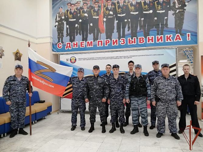 В Уральском округе Росгвардии состоялись памятные мероприятия, посвящённые 79-й годовщине победы Красной Армии в Курской битве 