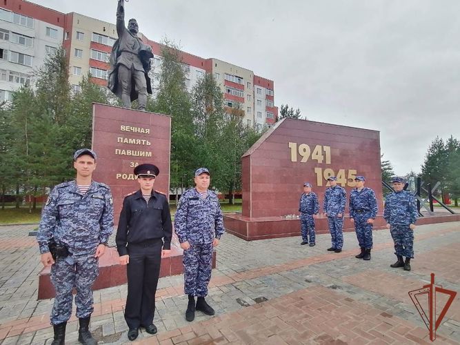 В Уральском округе Росгвардии состоялись памятные мероприятия, посвящённые 79-й годовщине победы Красной Армии в Курской битве 