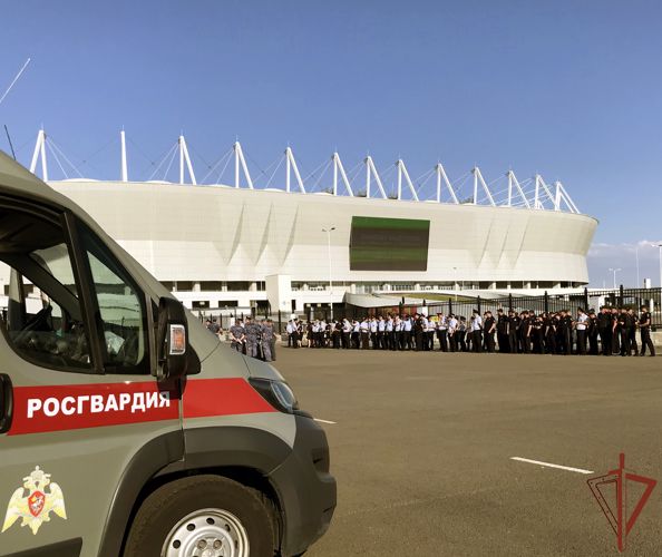 Росгвардейцы обеспечили правопорядок во время футбольного матча РПЛ в Ростове-на-Дону