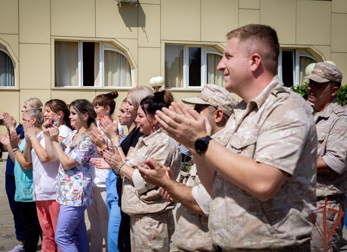 Солист группы «Ласковый май» дал благотворительный концерт для пациентов пятигорского госпиталя Росгвардии