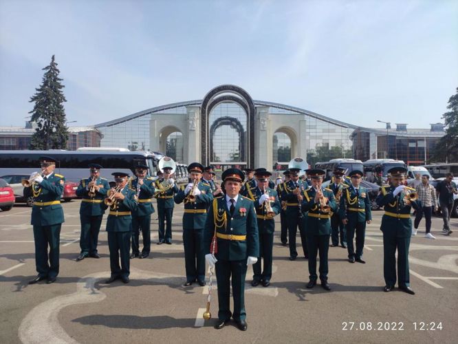 Военные музыканты Росгвардии приняли участие в торжественном параде оркестров на главной выставке страны