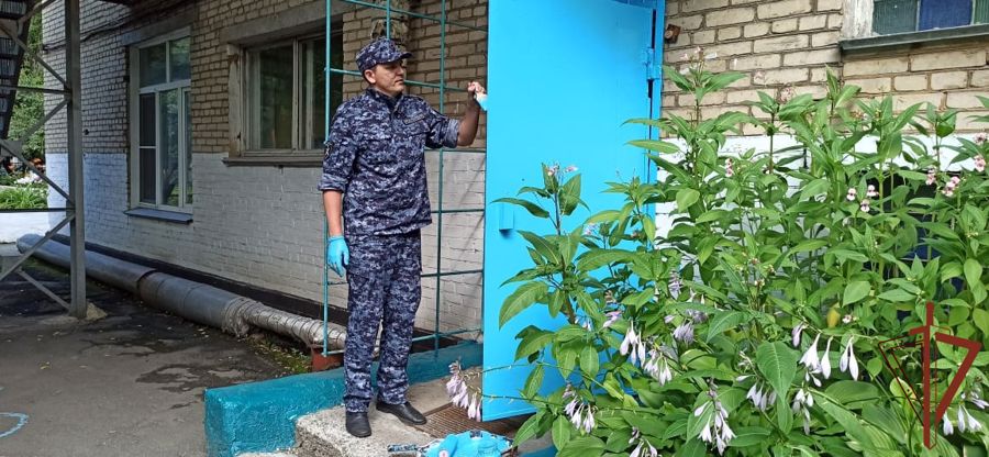 Росгвардейцы оказали помощь подшефному дошкольному учреждению в Челябинске