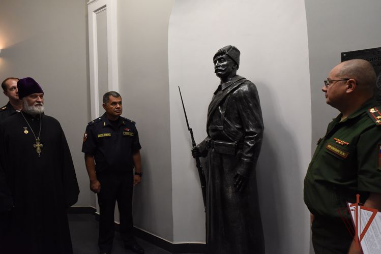 Заместитель командующего Сибирским округом Росгвардии принял участие в открытии памятника воинам-сибирякам