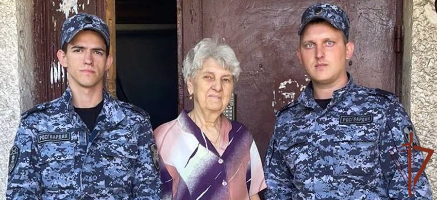 Патруль Росгвардии помог вернуться домой пожилой жительнице Оренбургской области