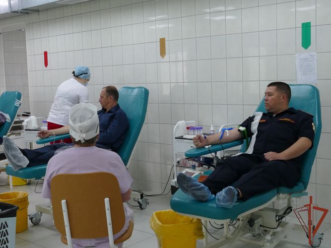 Росгвардейцы сдали кровь для медучреждений в Сибири