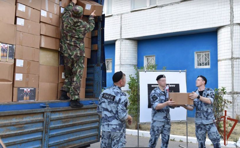 Более 15 тонн гуманитарной помощи собрал столичный ОМОН Росгвардии для жителей Донбасса