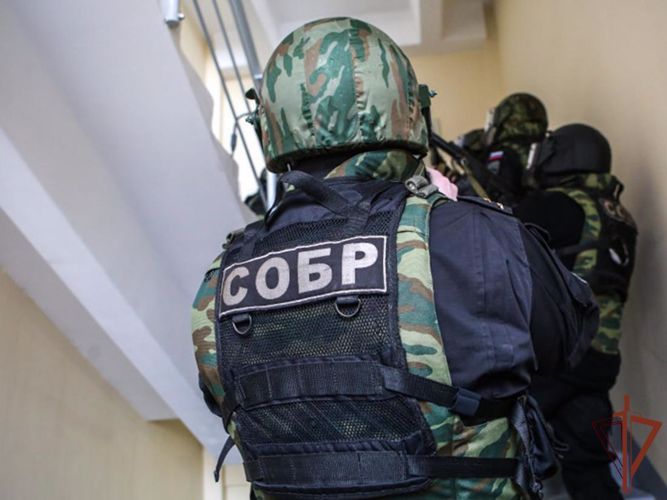 При содействии СОБР Росгвардии в Кургане задержан вооруженный правонарушитель