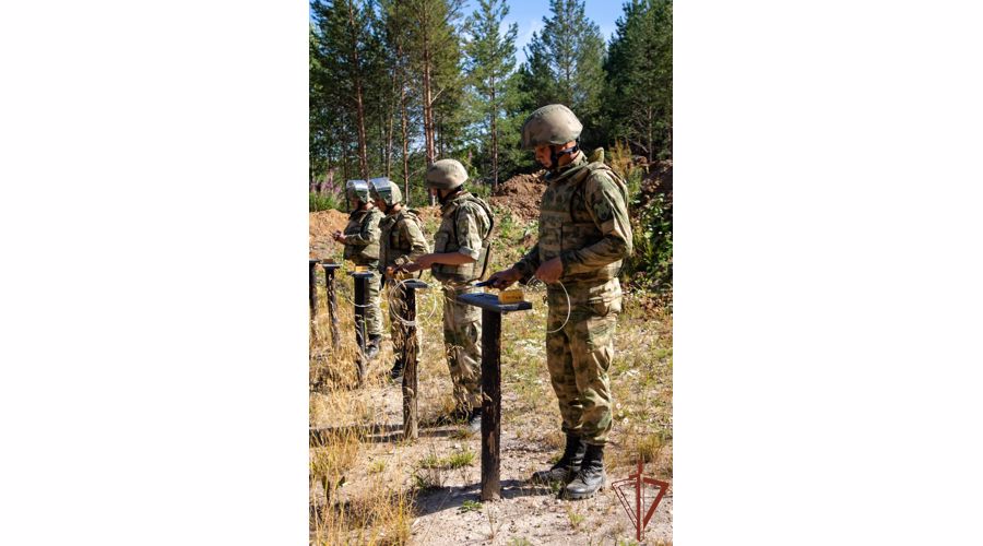 Инженеры Уральского округа Росгвардии провели плановый полевой выход