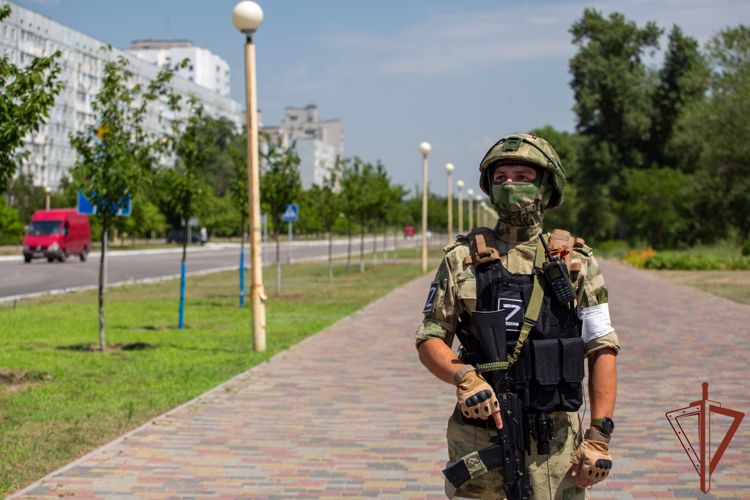 Росгвардия выполняет задачи по обеспечению общественной безопасности в Херсонской и Запорожской областях
