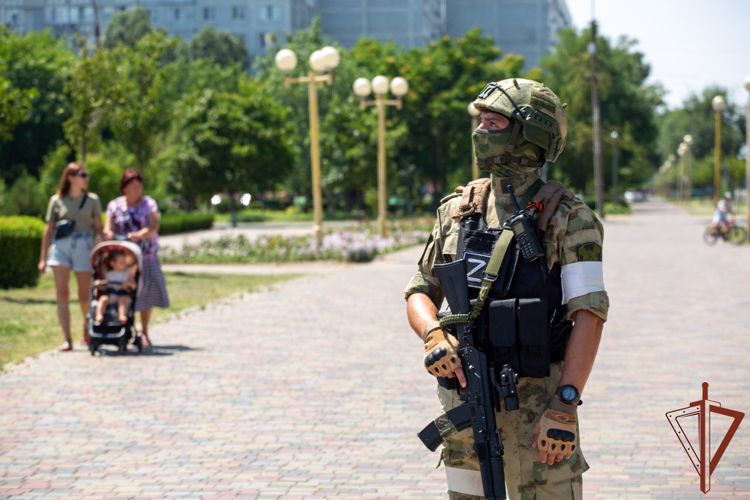 Росгвардия выполняет задачи по обеспечению общественной безопасности в Херсонской и Запорожской областях