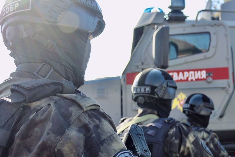 Спецназ Росгвардии задержал в Сибири подозреваемых в покушении на убийство  
