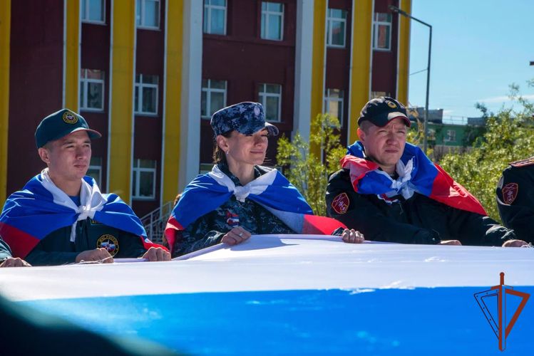 В Росгвардии состоялись праздничные мероприятия ко Дню Государственного флага Российской Федерации