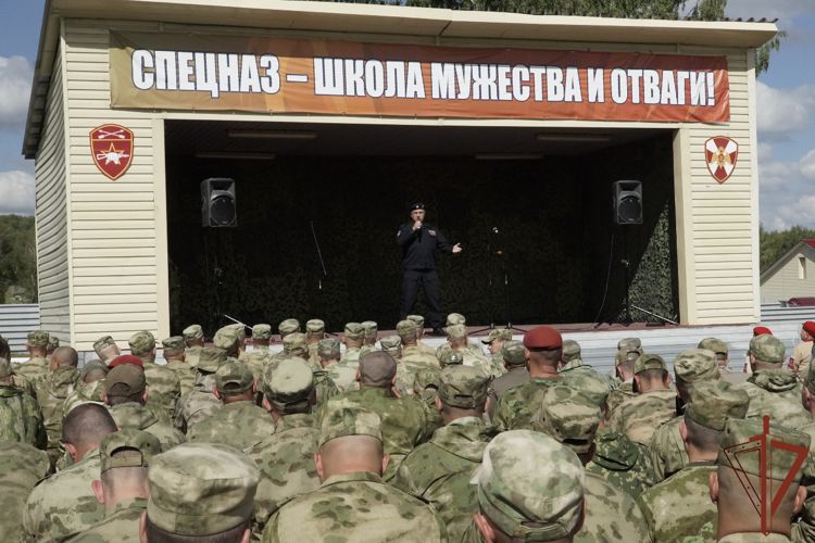 Концерт авторской песни в поддержку участников спецоперации прошел в Новосибирске