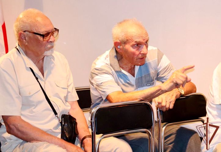 Росгвардейцы и молодежь Ялты встретились с 95-летним ветераном Великой Отечественной войны