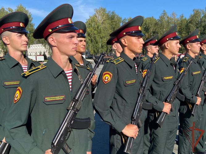 Первокурсники Новосибирского военного института Росгвардии присягнули на верность Отечеству