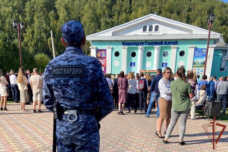Росгвардейцы в Сибири обеспечили безопасность проведения мероприятий, приуроченных ко Дню знаний