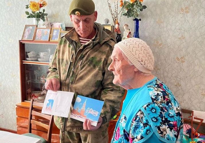 Росгвардейцы поздравили со 100-летним юбилеем ветерана Великой Отечественной войны 