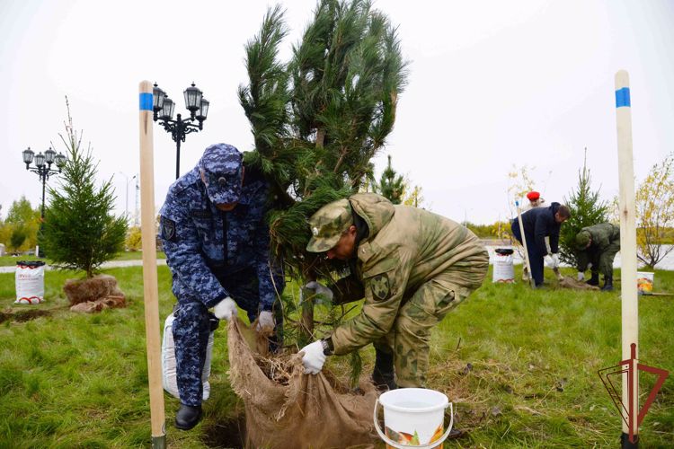 Росгвардия присоединилась ко всероссийской акции «Сад памяти» на Ямале