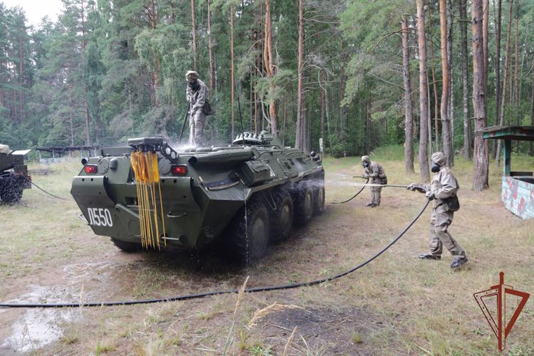 Подразделения РХБЗ Северо-Западного округа Росгвардии отработали выполнение задач по предназначению