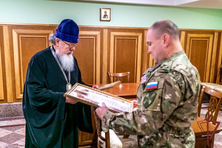 Благословенными архиерейскими грамотами награждены командиры спецподразделений Росгвардии в Воронеже 