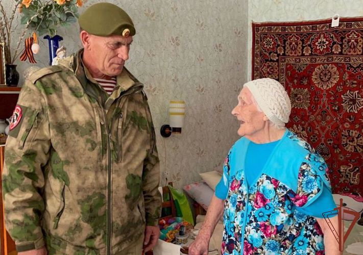 Росгвардейцы поздравили со 100-летним юбилеем ветерана Великой Отечественной войны
