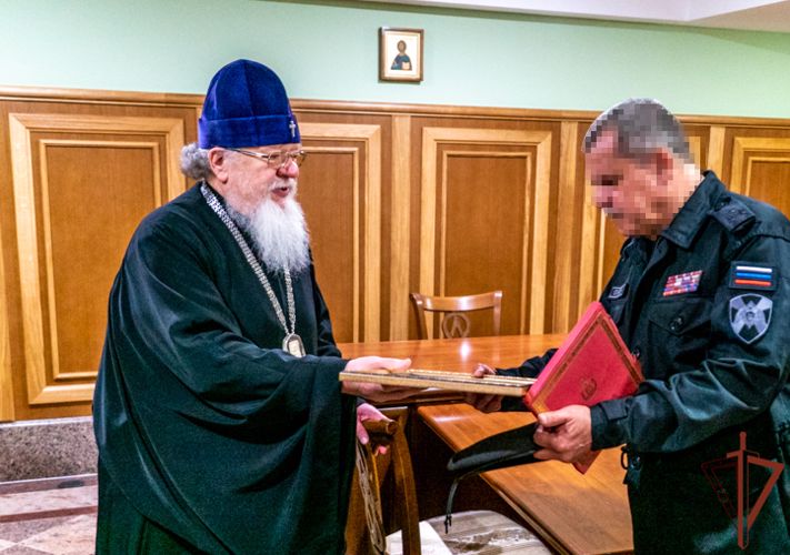 Благословенными архиерейскими грамотами награждены командиры спецподразделений Росгвардии в Воронеже 