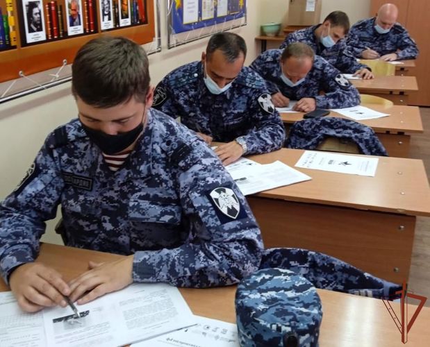 «Диктант Победы» написали росгвардейцы в регионах Сибири
