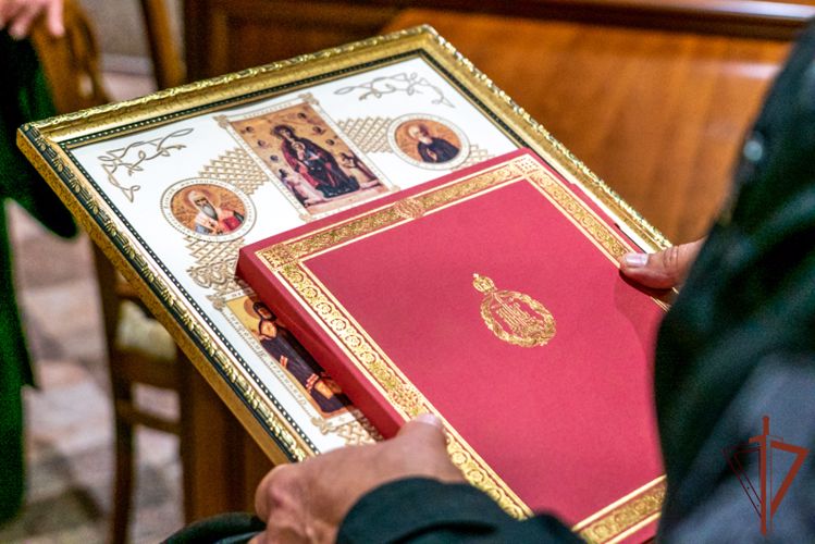 Благословенными архиерейскими грамотами награждены командиры спецподразделений Росгвардии в Воронеже