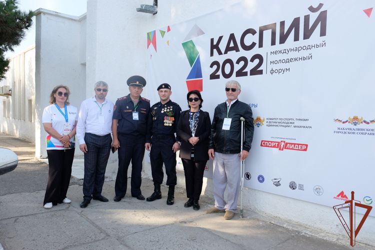 Росгвардия приняла участие в закрытии Международного молодежного форума «Каспий – 2022»