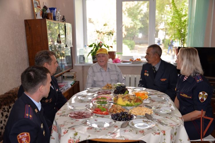 В Башкирии с 95-летним юбилеем поздравили фронтовика, ветерана Росгвардии 