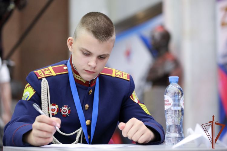 Росгвардия приняла участие в акции «Диктант Победы»