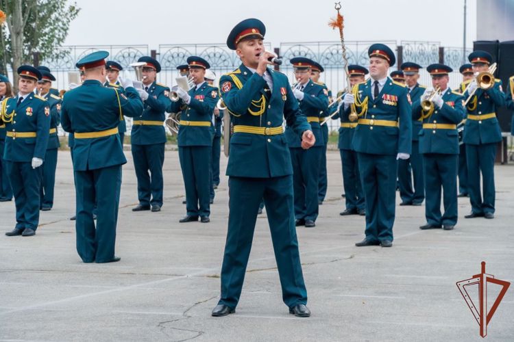 Оркестр Уральского округа Росгвардии выступил на Дне работников атомной промышленности в ЗАТО Снежинск