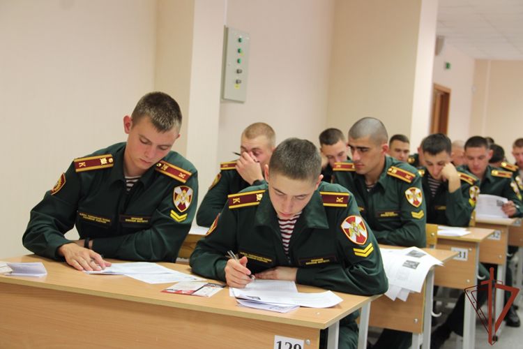 Личный состав Пермского военного института Росгвардии принял активное участие в международной исторической акции «Диктант Победы»