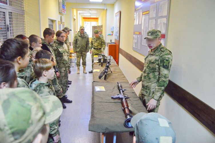 Военнослужащие бригады Северо-Западного округа Росгвардии  провели день открытых дверей для юных патриотов 