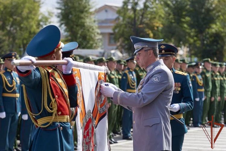 Начальник территориального управления Росгвардии принял участие в церемонии вручения ордена Кутузова тюменскому высшему командному училищу