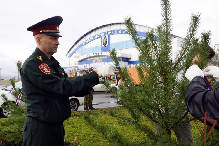 Аллея памяти и славы бойцам войск правопорядка заложена в Хабаровске 