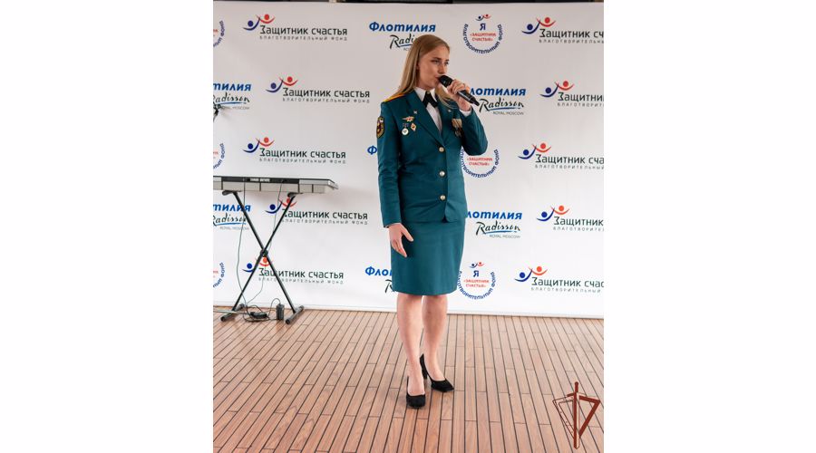 Члены семей погибших росгвардейцев побывали на благотворительной экскурсии по Москве-реке