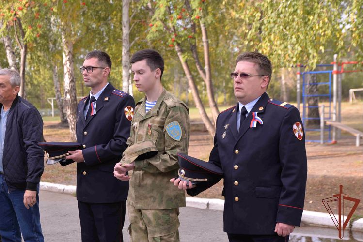 Память спецназовца Росгвардии увековечили в Курганской области