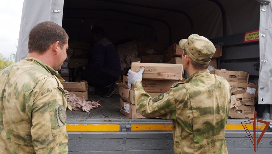 Росгвардейцы-кинологи оказали волонтерскую помощь приютам для бездомных животных в Саратове