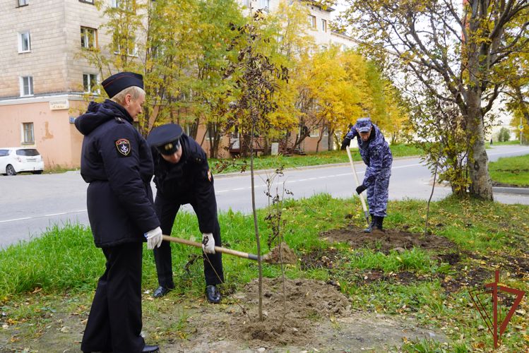 Акцию «Страницы Победы: Сталинград» поддержали росгвардейцы из Мурманской области 