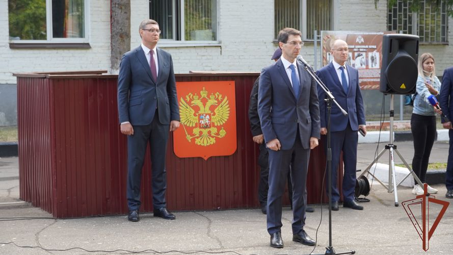 Полномочный представитель президента РФ в ЦФО встретился с росгвардейцами – участниками спецоперации