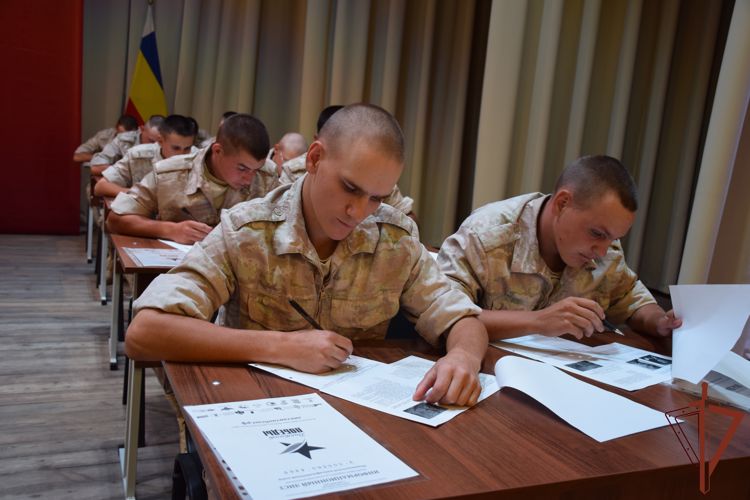 Росгвардия приняла участие в акции «Диктант Победы»