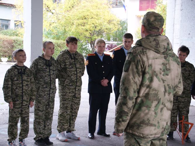  Познавательно-патриотические мероприятия с молодежью проводят росгвардейцы  в Сибири 