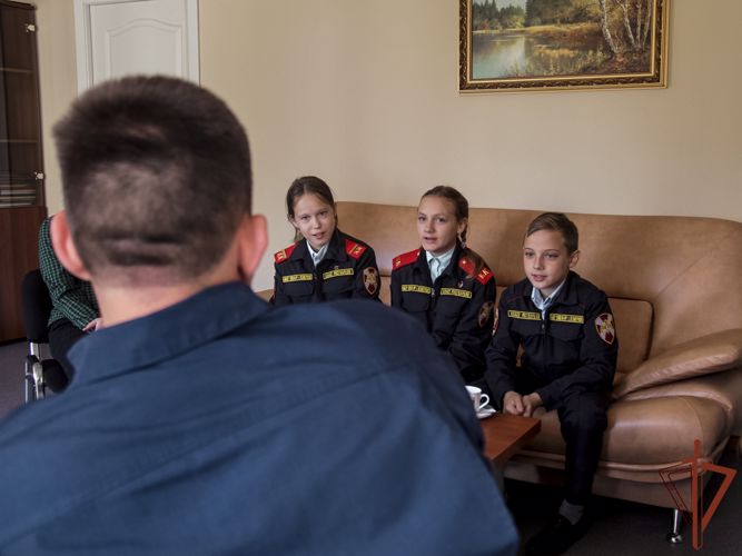 Уроки мужества с кадетами подшефных классов провели росгвардейцы в Сибири 