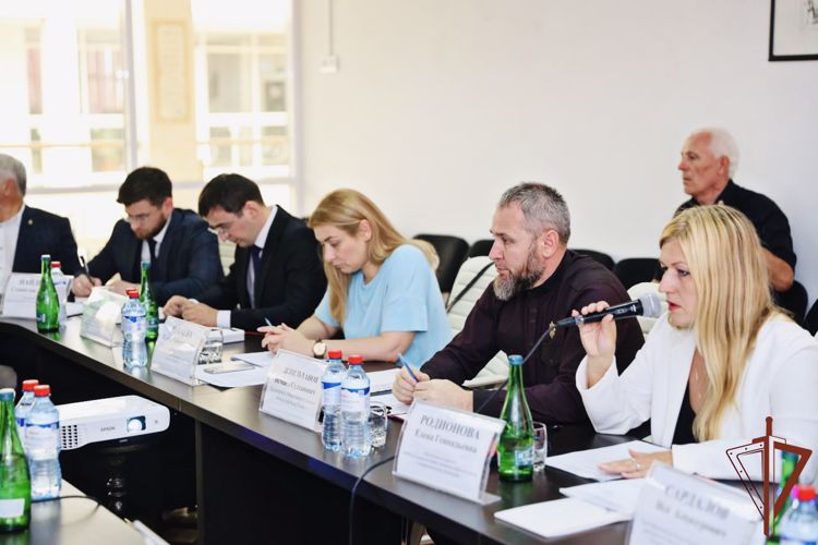 В Грозном представители Росгвардии приняли участие в выездном совещании комиссии Общественной палаты РФ