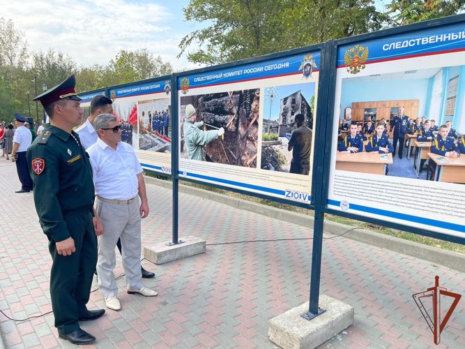 Росгвардейцы в Дагестане приняли участие в открытии фотовыставки, приуроченной ко Дню солидарности в борьбе с терроризмом