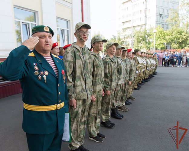 Кадетский класс Росгвардии открыт на Урале (видео)