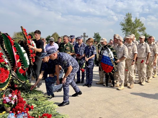 В СЕВЕРНОЙ ОСЕТИИ РОСГВАРДЕЙЦЫ ПОЧТИЛИ ПАМЯТЬ ЖЕРТВ ТРАГЕДИИ В БЕСЛАНЕ